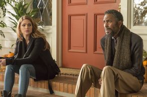Ron Cephas Jones and Janet Montgomery in This Is Us (2016)