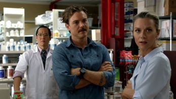 Still of Thomas Isao Morinaka, Clayne Crawford, and Hilarie Burton in Lethal Weapon, 