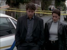 Lee Jay Bamberry and Venus Terzo in Da Vinci's Inquest (1998)