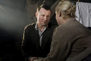 Kinga Preis and Robert Wieckiewicz in In Darkness (2011)