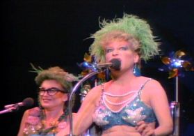 Bette Midler and Siobhan O'Carroll in Bette Midler: Art or Bust! (1984)
