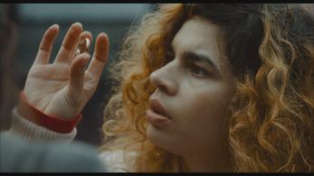 Alina Serban in 'Seule a mon mariage'