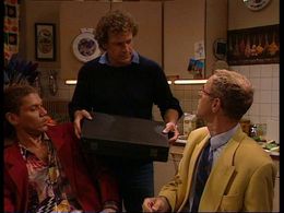 Walter Crommelin, Kenneth Herdigein, and Charlie Murphy in We zijn weer thuis (1989)