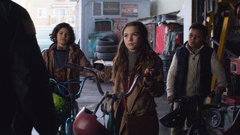 Brooklynn Prince, Deric McCabe, and Jibrail Nantambu in Home Before Dark (2020)