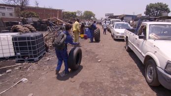 Cody Nickson and Jessica Graf in The Amazing Race (2001)