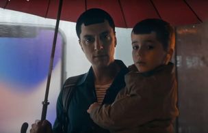 Hunter Stiebel returns as The Notch Guy in Samsung's 