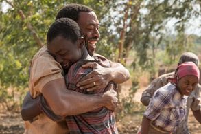 Chiwetel Ejiofor and Maxwell Simba in The Boy Who Harnessed the Wind (2019)