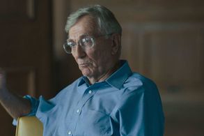Seymour Hersh in Wormwood (2017)