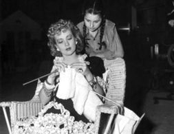 Ann Sothern and Virginia Weidler in Gold Rush Maisie (1940)