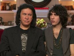 Gene Simmons and Nick Simmons in Gene Simmons: Family Jewels (2006)