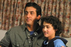 Menashe Noy and Yonatan Hashiloni in Henry's Dream (2004)