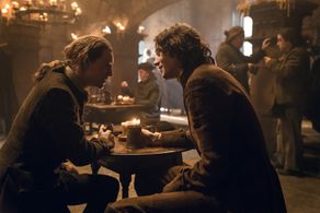 César Domboy and John Bell in Outlander (2014)