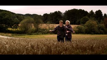 Axel Gehrken Bøyum and Odin Waage as Philip and Henning