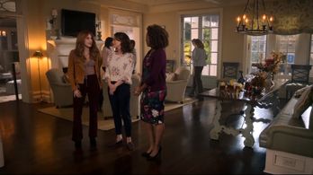 Dolly Parton's Heartstrings 