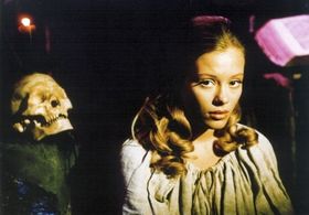 Linda Rybová in Anicka s lískovými orísky (1993)