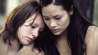 Kami Manns and Lavinia Wilson in Der Wannsee-Mörder (2002)