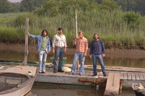 Ron Eldard, Josh Hamilton, Ken Marino, and Paul Rudd in Diggers (2006)