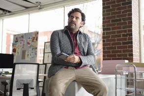 Barry Rothbart in Downward Dog (2017)