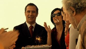 António Capelo and Custódia Gallego in Forget Everything I've Told You (2002)