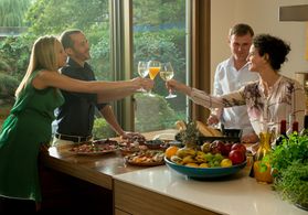 Bibiana Beglau, Susanne Bormann, Barnaby Metschurat, and Devid Striesow in Shades of Guilt (2015)