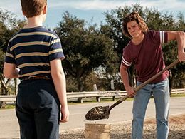 Montana Jordan and Iain Armitage in Young Sheldon: A Slump, a Cross and Roadside Gravel (2020)