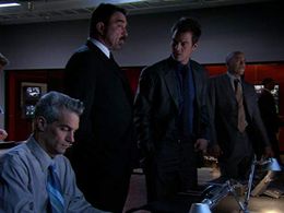 Tom Selleck, Josh Duhamel, James Lesure, and Mitch Longley in Las Vegas (2003)