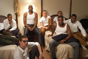 Mitch Eakins, Sam Jones III, Austin Nichols, Derek Luke, Kip Weeks, Mehcad Brooks, and Damaine Radcliff in Glory Road (2