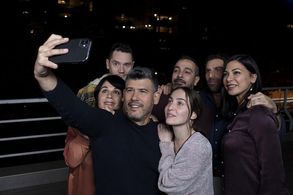 Guy Amir, Avi Grainik, Rotem Abuhab, Hanan Savyon, Moran Atias, Shira Naor, and Yossi Marshek in Perfect Strangers (2021