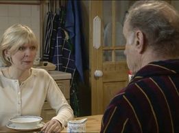 Jenny Funnell and Geoffrey Palmer in As Time Goes By (1992)