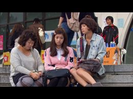 Seung-ah Yoon, Jung So-Min, and Hong Yoon Hwa in Mischievous Kiss (2010)