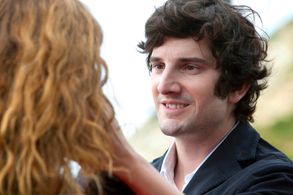 Louise Bourgoin and Gaspard Proust in Love Lasts Three Years (2011)