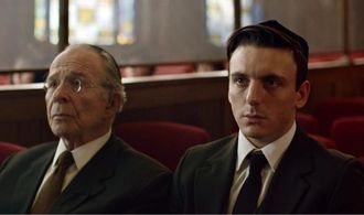 Ron Rifkin and Samuel H. Levine in Minyan (2020)