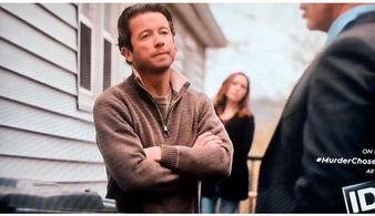 Tweed Michael Manning in Murder Chose Me (2017)