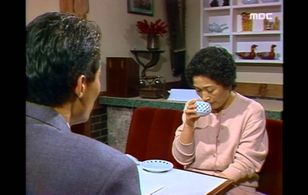 Young Jae Dok-Go and Hye-ja Kim in Mother's Sea (1993)