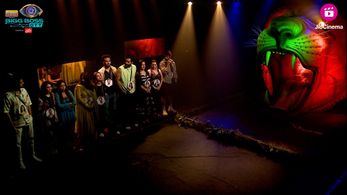 Pooja Bhatt, Bebika Dhurve, Abhishek Malhan, Manisha Rani, Avinash Sachdev, Jad Hadid, and Jiya Shankar in Bigg Boss OTT