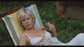 Jana Svandová in 2Grapes (2009)