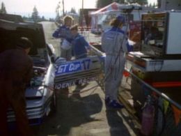 Richard Dean Anderson and Katey Wright in MacGyver (1985)