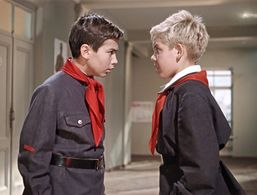 Gennadi Khudyakov and Aleksei Litvinov in The Flying Carpet (1957)