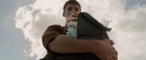 Brenton Thwaites and Alexander Jillings in The Giver (2014)