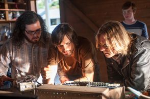 Ashton Kutcher, Ron Eldard, and Josh Gad in Jobs (2013)