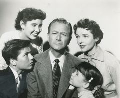 Robert Young, Lauren Chapin, Elinor Donahue, Billy Gray, and Jane Wyatt in Father Knows Best (1954)
