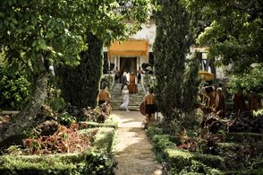 Roger Allam, Harry Lloyd, and Emilia Clarke in Game of Thrones (2011)