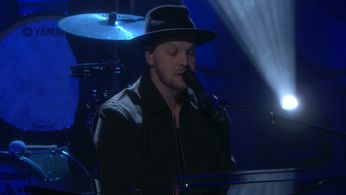 Gavin DeGraw in Conan (2010)