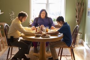 Josh Lucas, Chrissy Metz, and Marcel Ruiz in Breakthrough (2019)