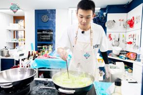 Jugang Bai in Chinese Restaurant (2017)