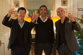 Frédéric Chau, Ary Abittan, and Medi Sadoun in Serial Bad Weddings (2014)