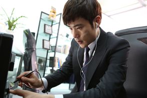 Kang-woo Kim in Tabloid Truth (2014)