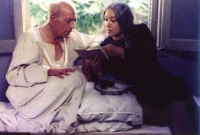 Mahmoud Al Meleji and Huda Sultan in Return of the Prodigal Son (1978)