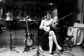 Cait Cortelyou playing at the Hit Factory (2013)