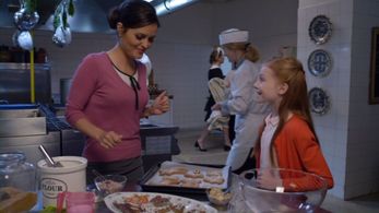 Danica McKellar, Emma Burdon-Sutton, and Ellie Botterill in Crown for Christmas (2015)